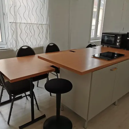 בית אירוח Ostend Backpackers Lodge