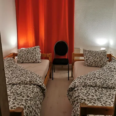 בית אירוח Ostend Backpackers Lodge